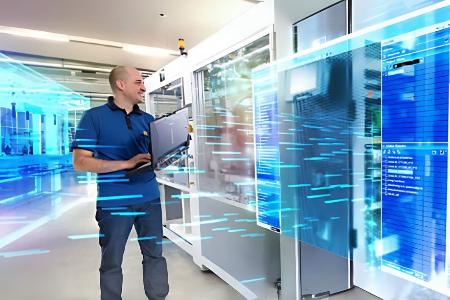Homem usando gerenciamento de dados Siemens